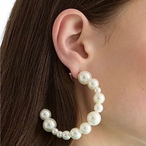 NWT J. CREW MIXED PEARL HOOPS